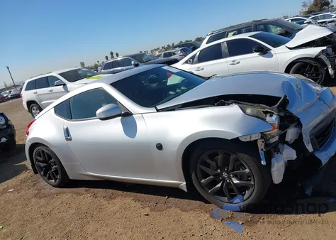 2019 Nissan 370Z z USA, uszkodzony, nr VIN JN1AZ4EHXKM422081